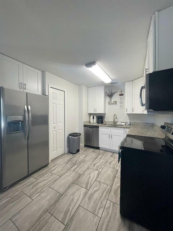 Property Photo:  226 Bennett Street  FL 32708 