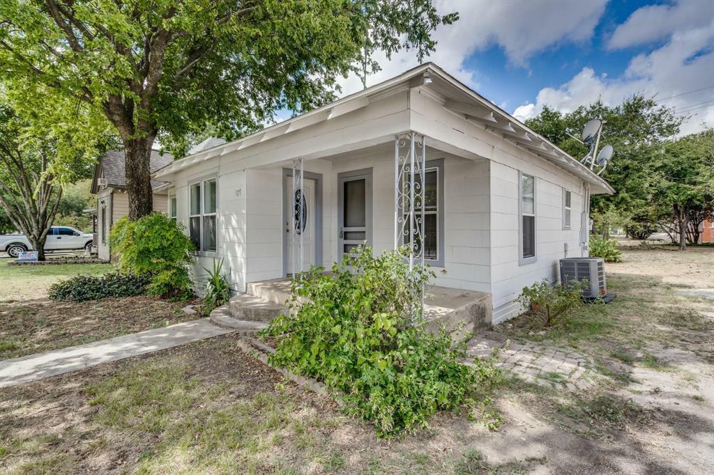 Property Photo:  107 S 5th Street  TX 76065 