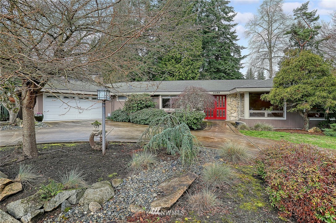 Property Photo: 4285 Shoreclub Drive WA 98040