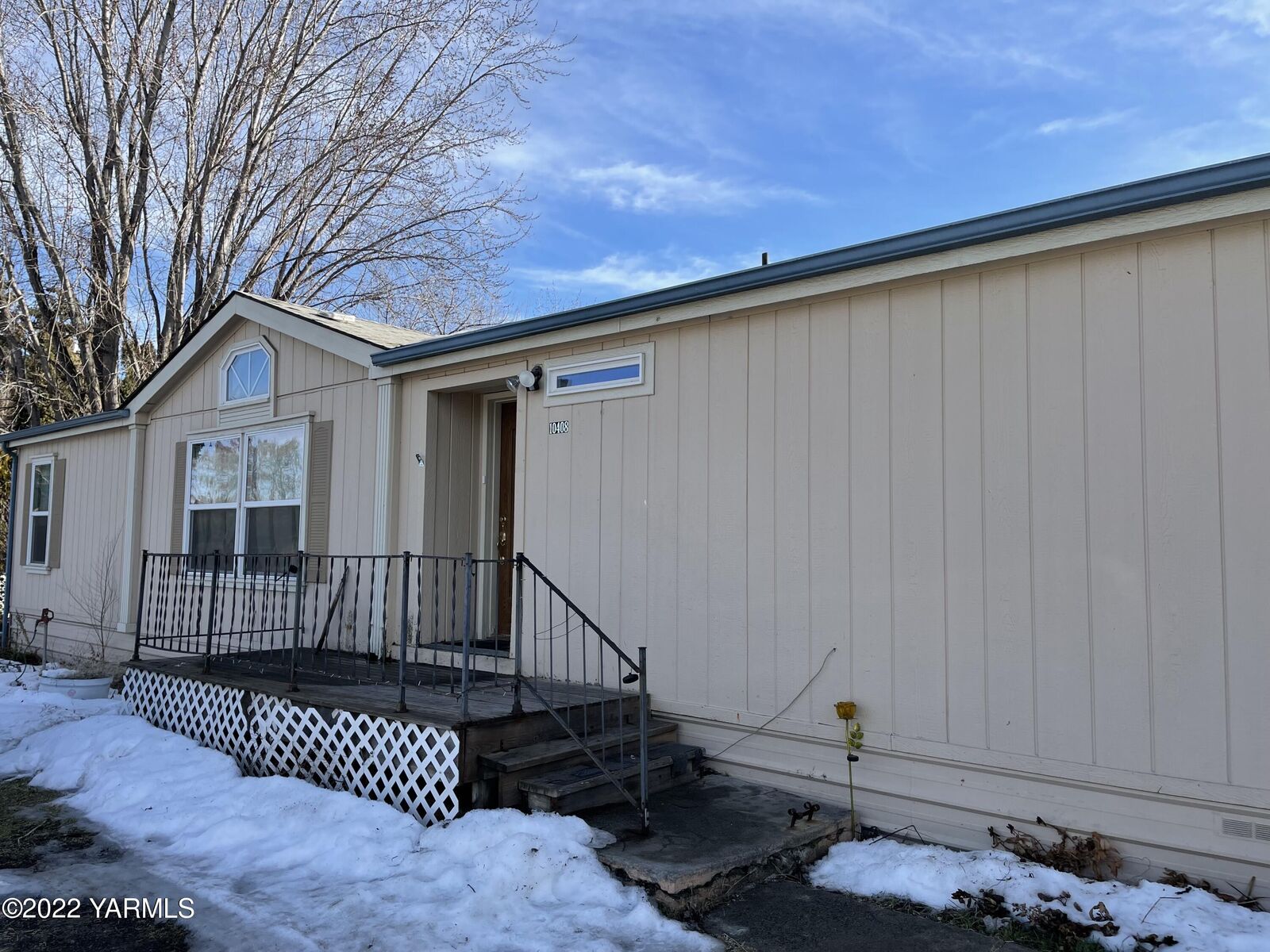 Property Photo: 10408 Hughes Rd WA 98903