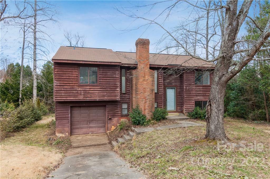 Property Photo:  6401 Piney Path Road  NC 28212 