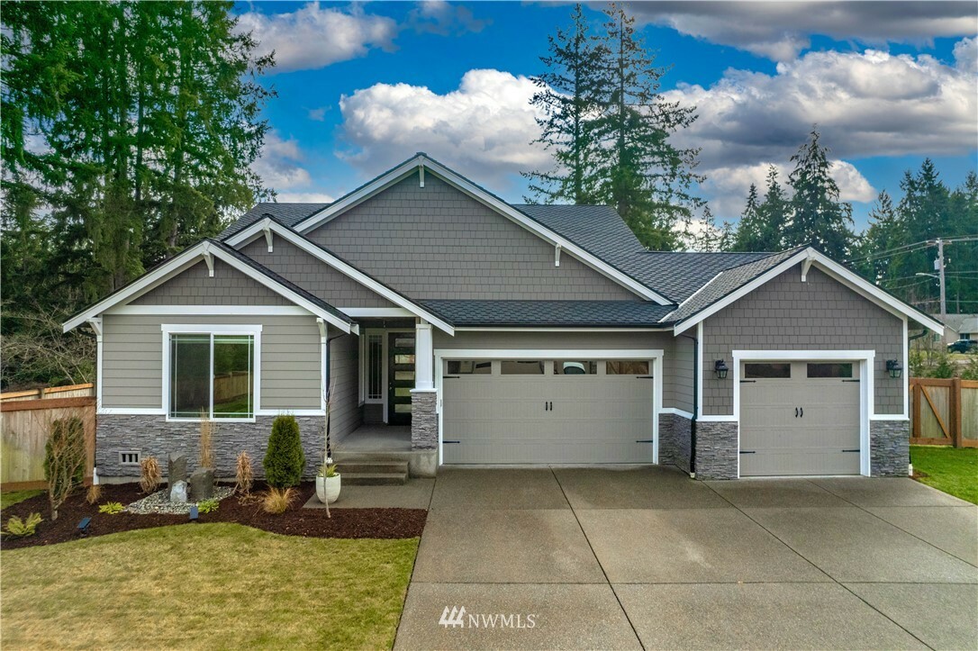 Property Photo: 16725 86th Avenue E WA 98375