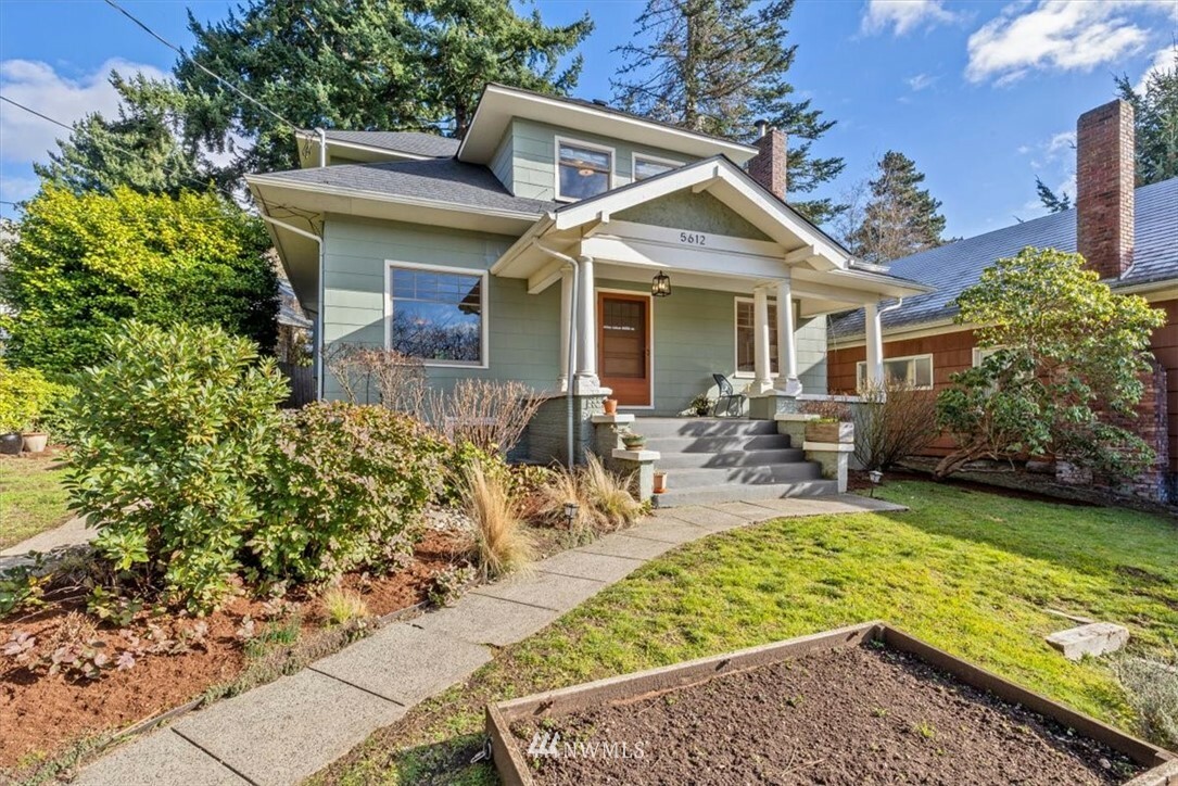 Property Photo:  5612 1st Avenue NW  WA 98107 