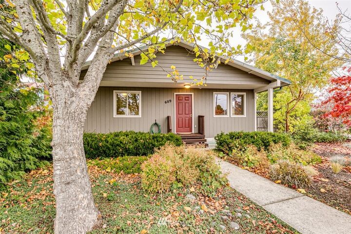 Property Photo: 609 S H Street WA 98363