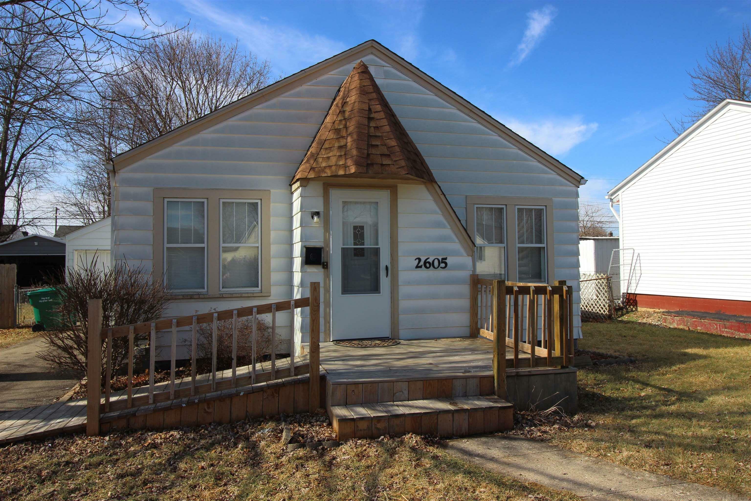 Property Photo:  2605 S 19th Street  IN 47362-2119 