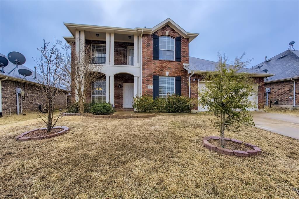 Property Photo:  2017 Cobblestone Trail  TX 75126 
