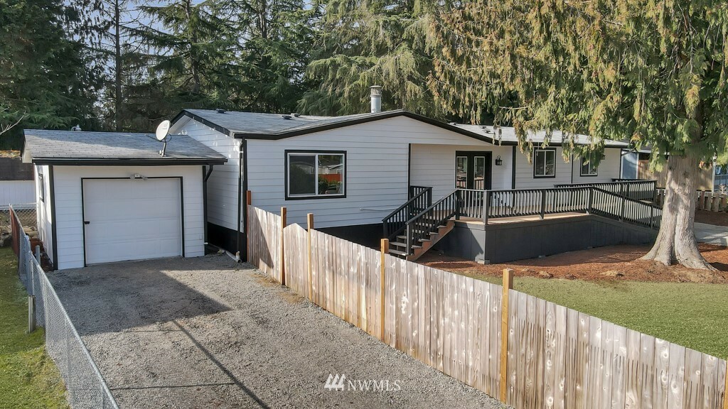 Property Photo: 13006 210th Avenue Ct E WA 98391