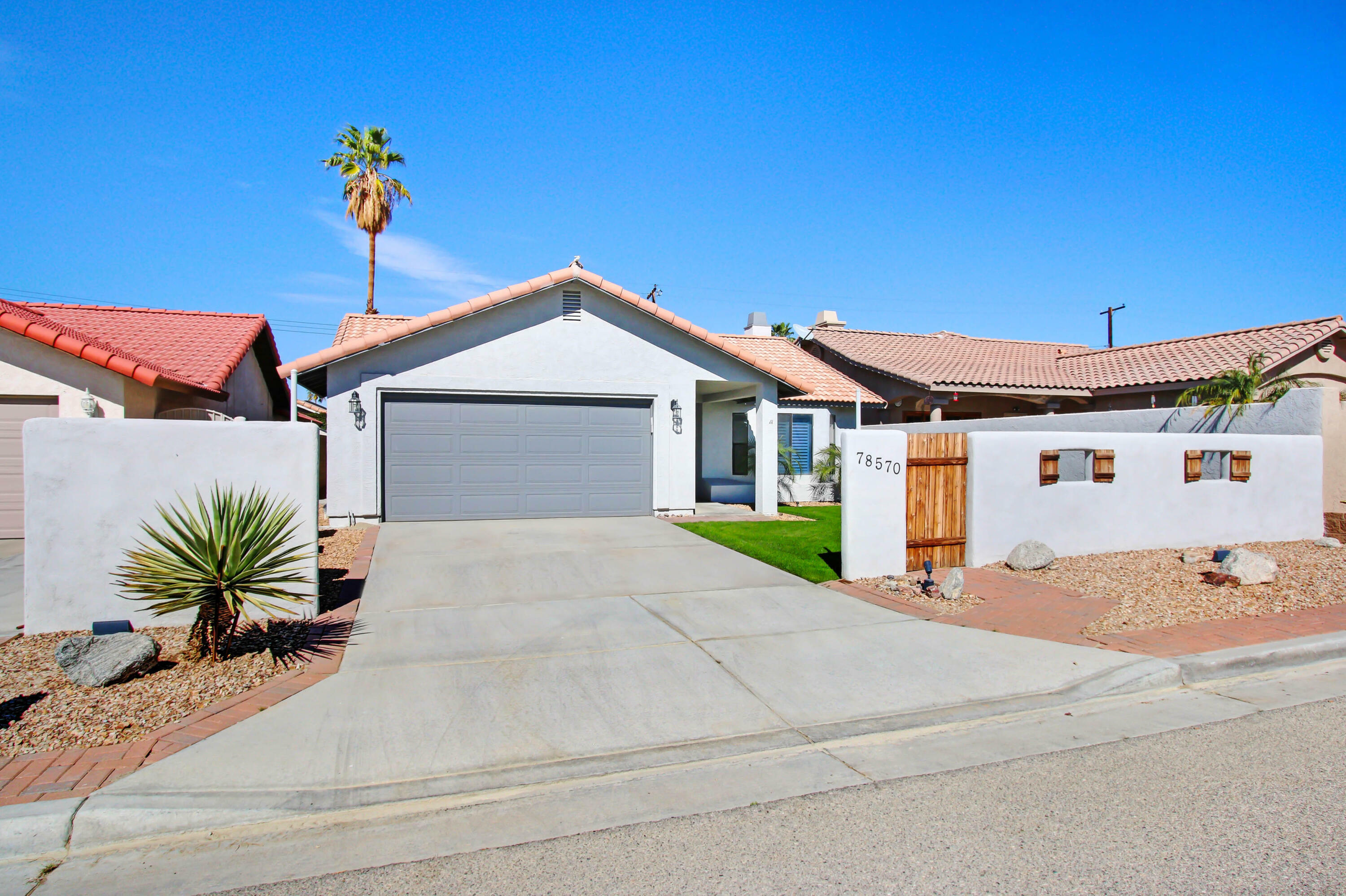 Property Photo:  78570 Saguaro Road  CA 92253 