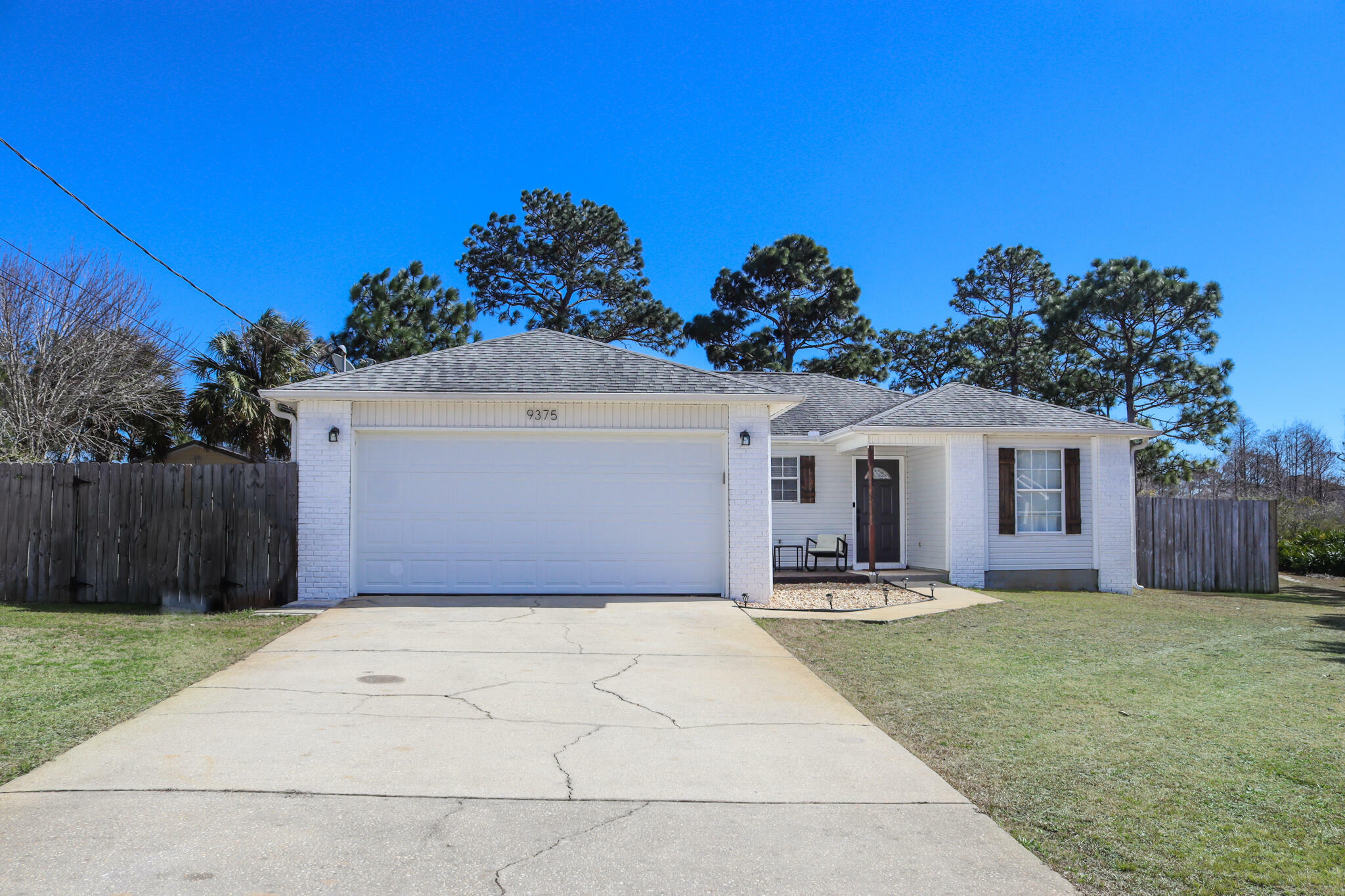 Property Photo:  9375 E East River Dr Drive  FL 32566 