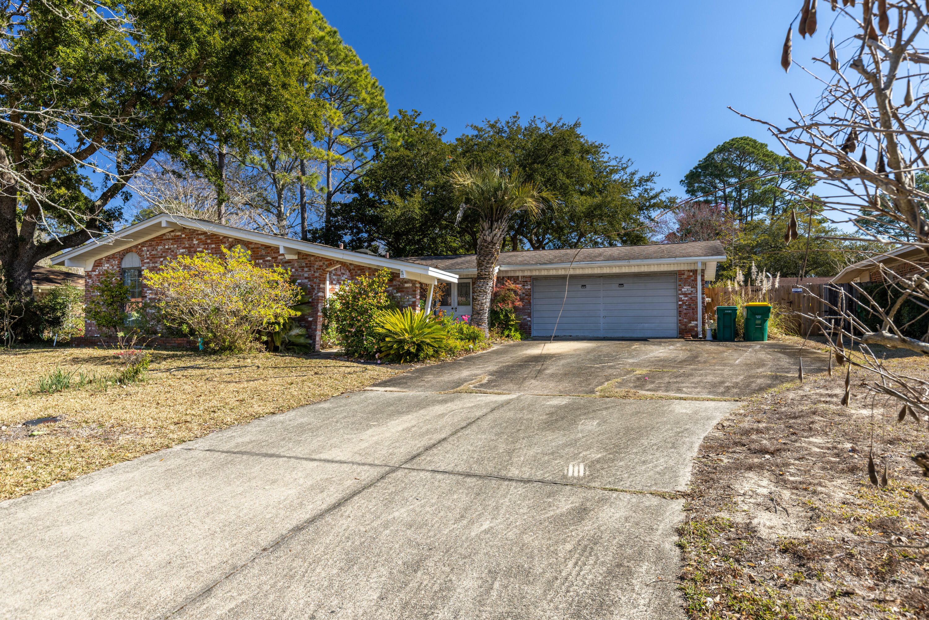 Property Photo:  702 Tarpon Lane  FL 32578 