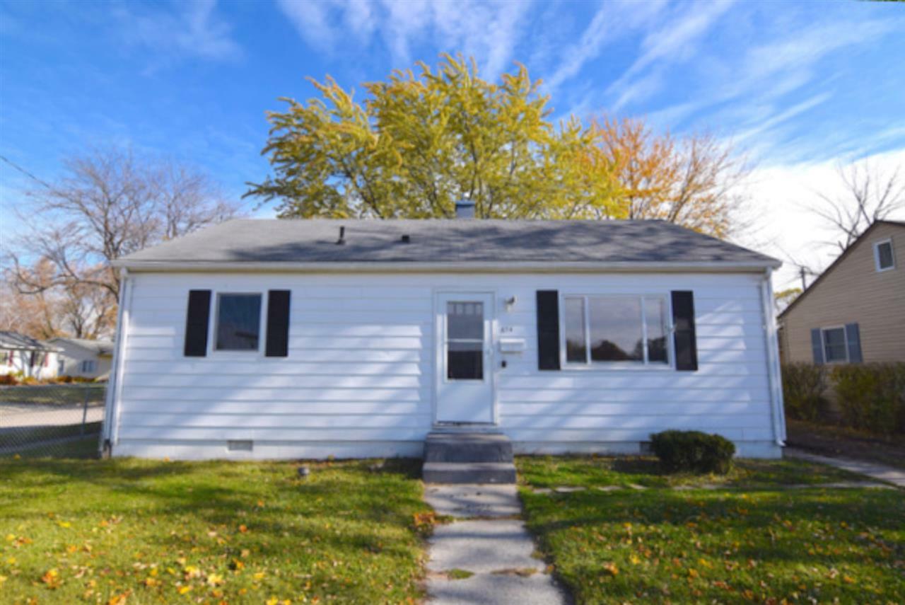 Property Photo:  614 Bradley  MI 48706 