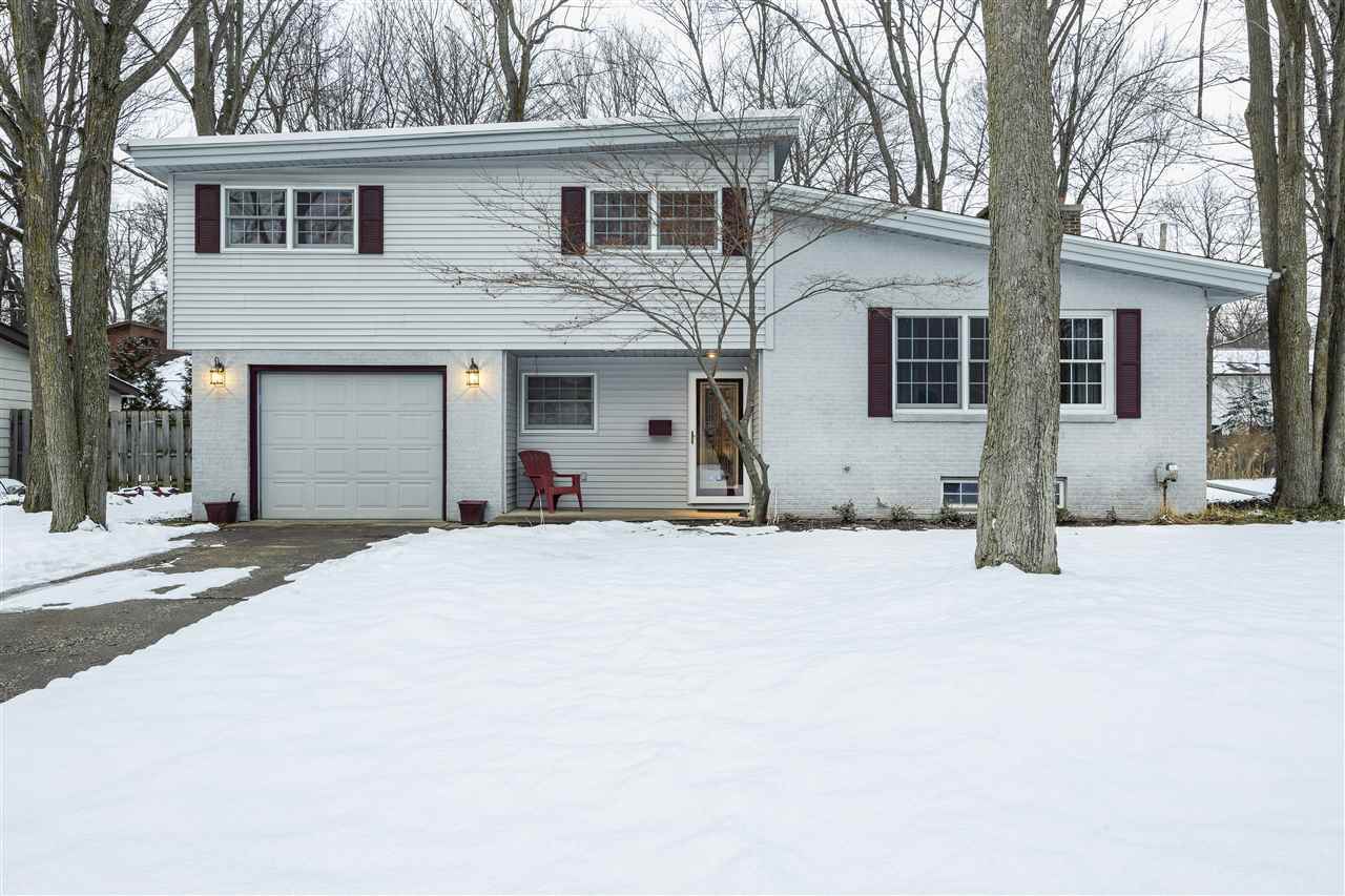 Property Photo:  2009 Brookfield Dr  MI 48642 