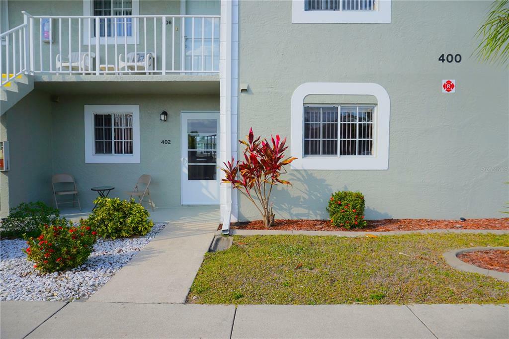 Property Photo:  3310 Loveland Boulevard 402  FL 33980 