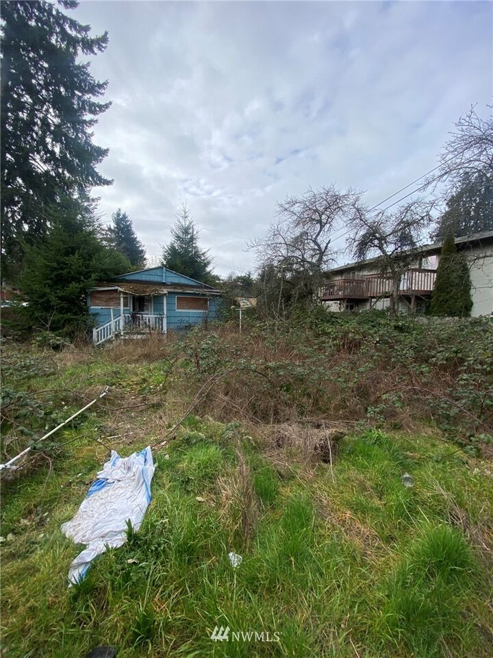 Property Photo:  9822 20th Avenue SW  WA 98106 