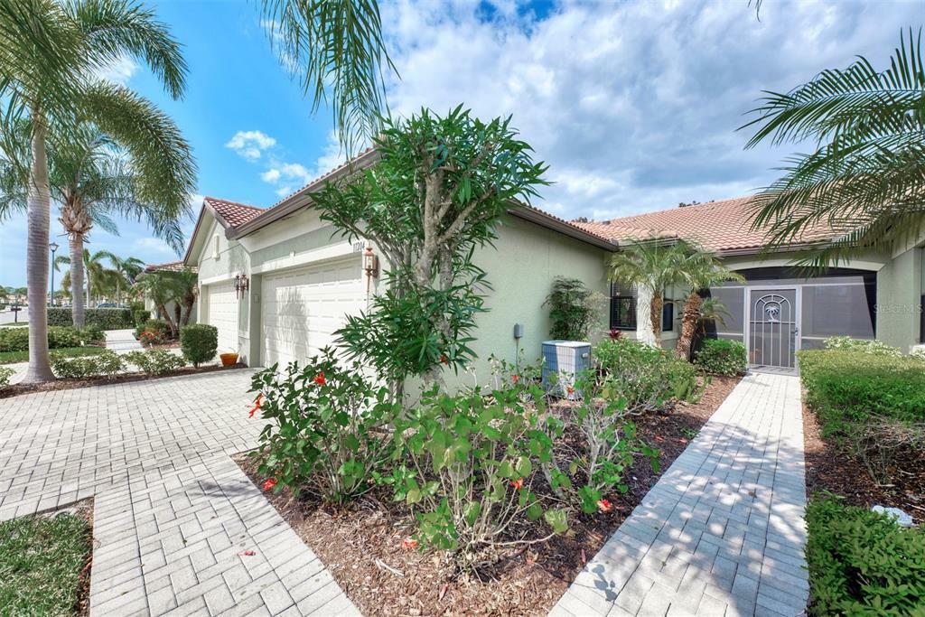 Property Photo: 11204 Campazzo Drive FL 34292