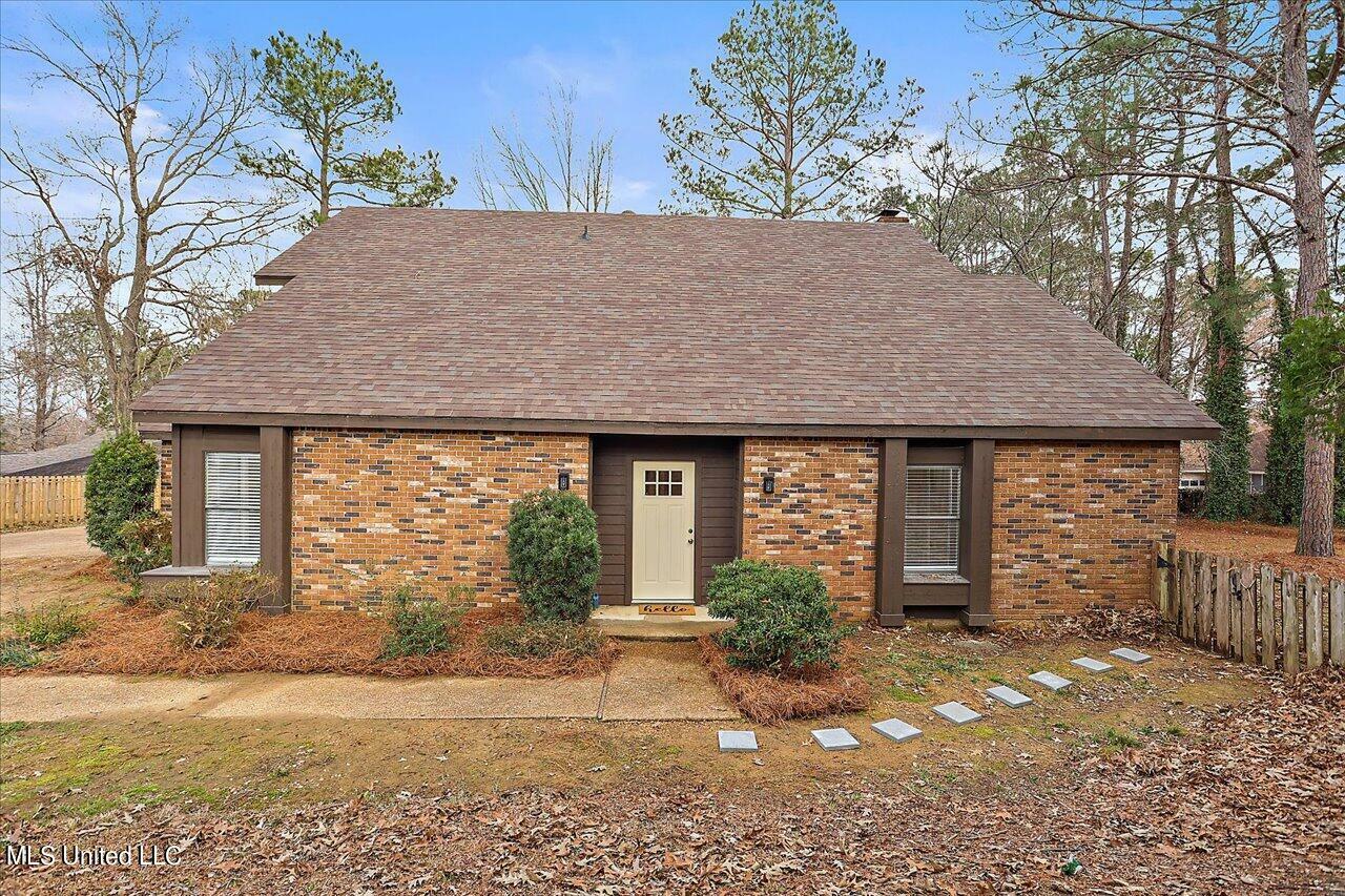 Property Photo:  5 Dove Way Circle  MS 39056 