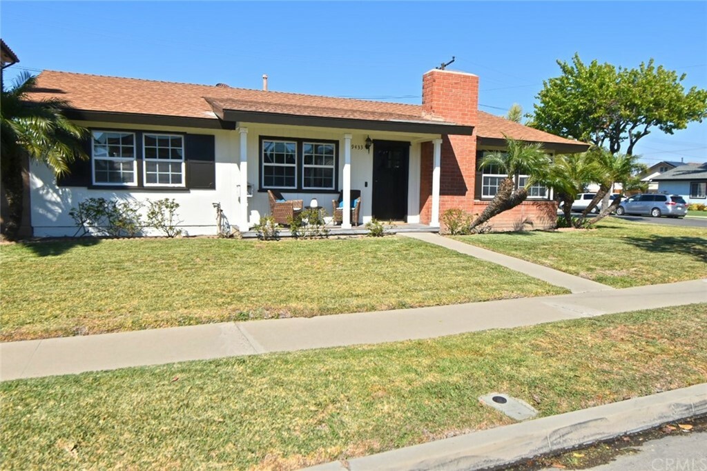 Property Photo:  9433 Geranium Circle  CA 92708 