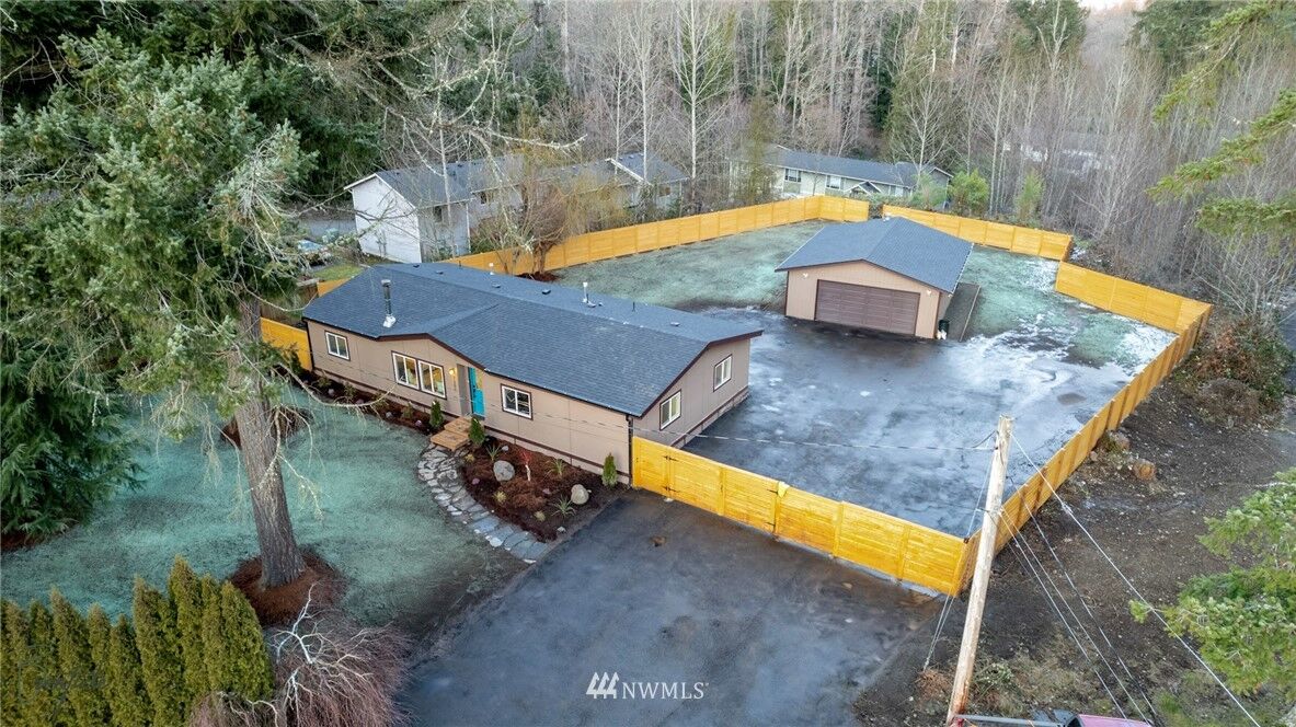 Property Photo:  7301 Vandermark Road E  WA 98391 