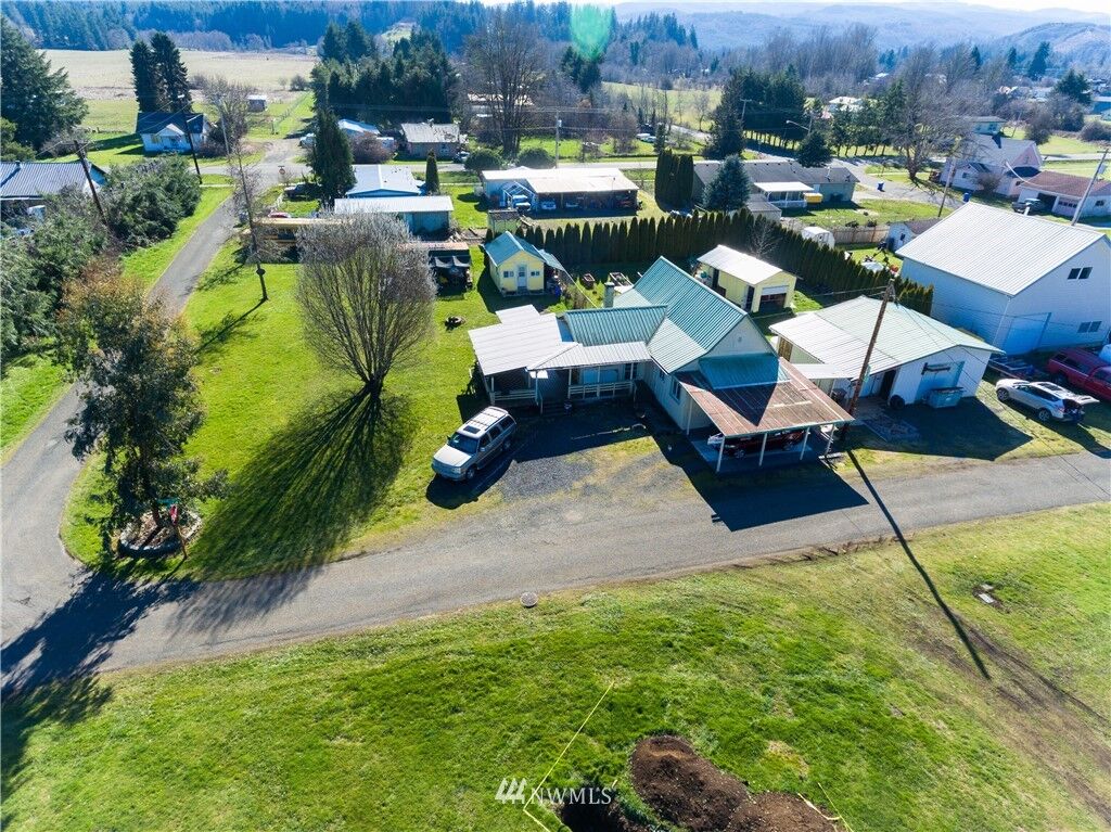 Property Photo: 417 Tillie Avenue WA 98572