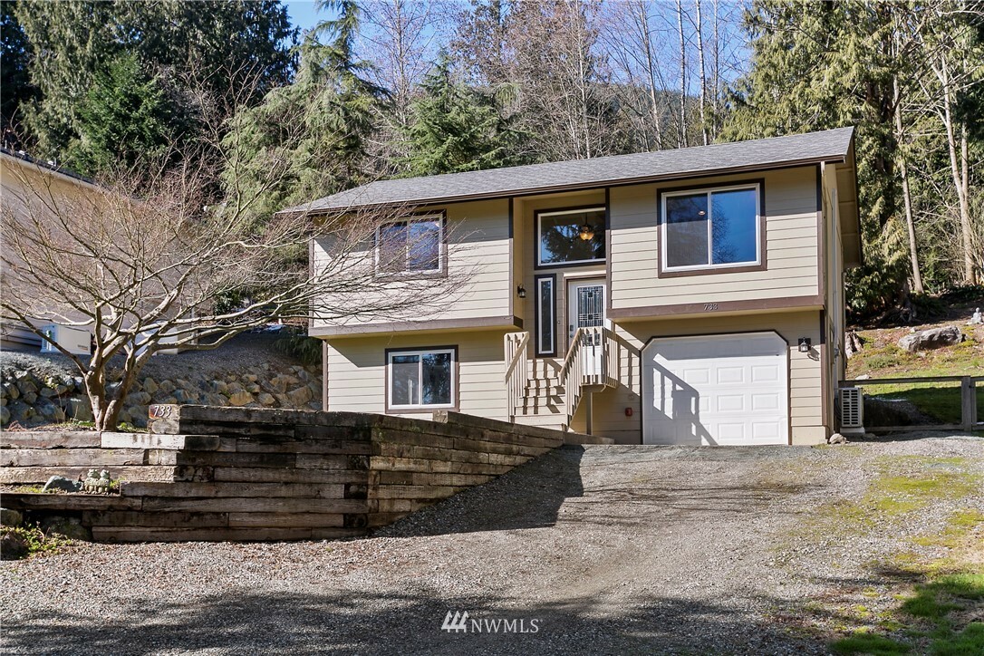 Property Photo: 733 Fernhaven Lane WA 98284