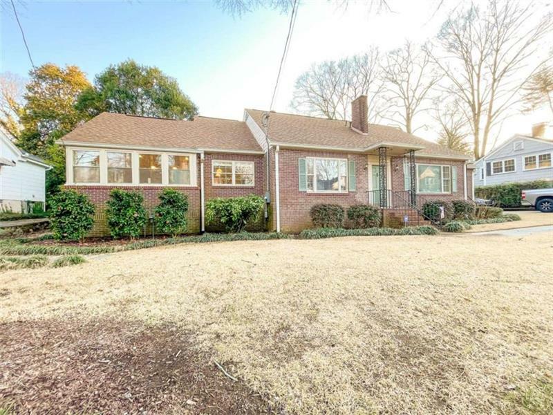 Property Photo:  504 E 10th Street  GA 30161 