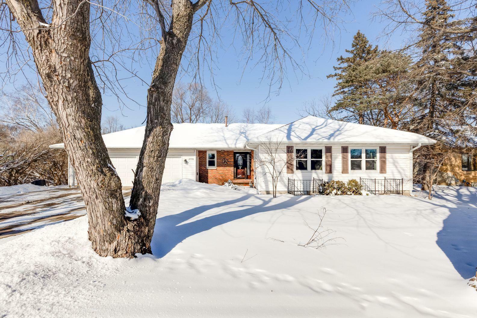 Property Photo:  2009 Victoria Road S  MN 55118 