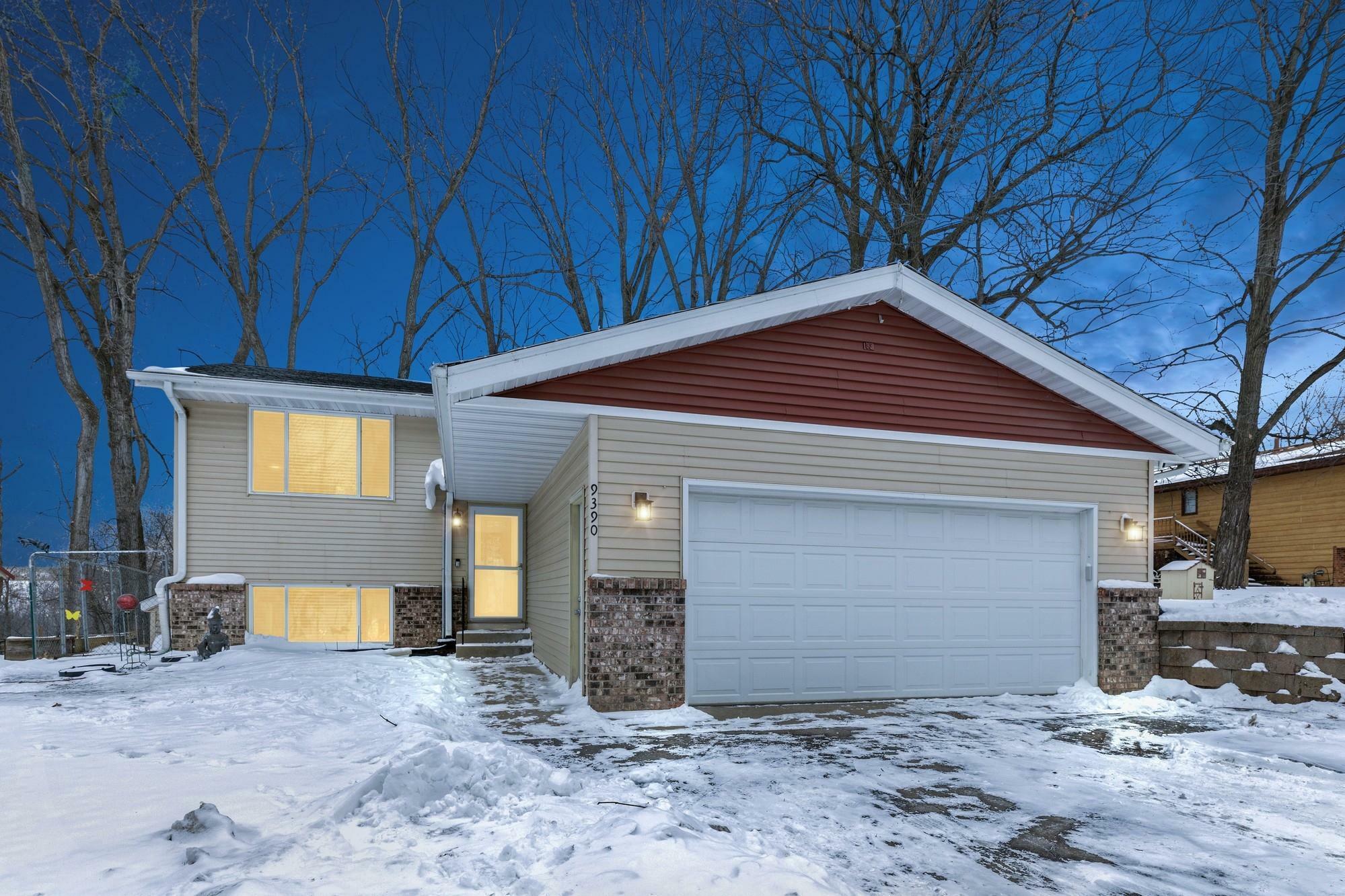 Property Photo:  9390 Country Drive  MN 55372 