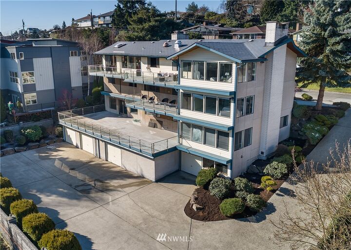 Property Photo:  2920 25th Avenue W  WA 98199 