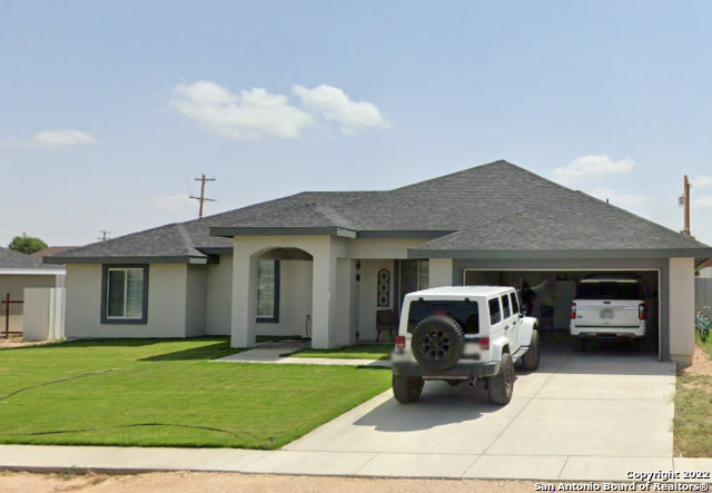 Property Photo:  1103 S Emerson Ave  TX 79752 