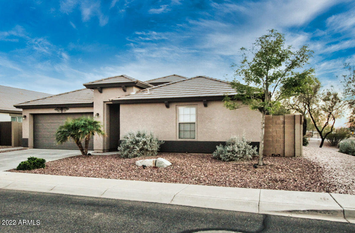 Property Photo: 25567 W Rio Vista Lane AZ 85326