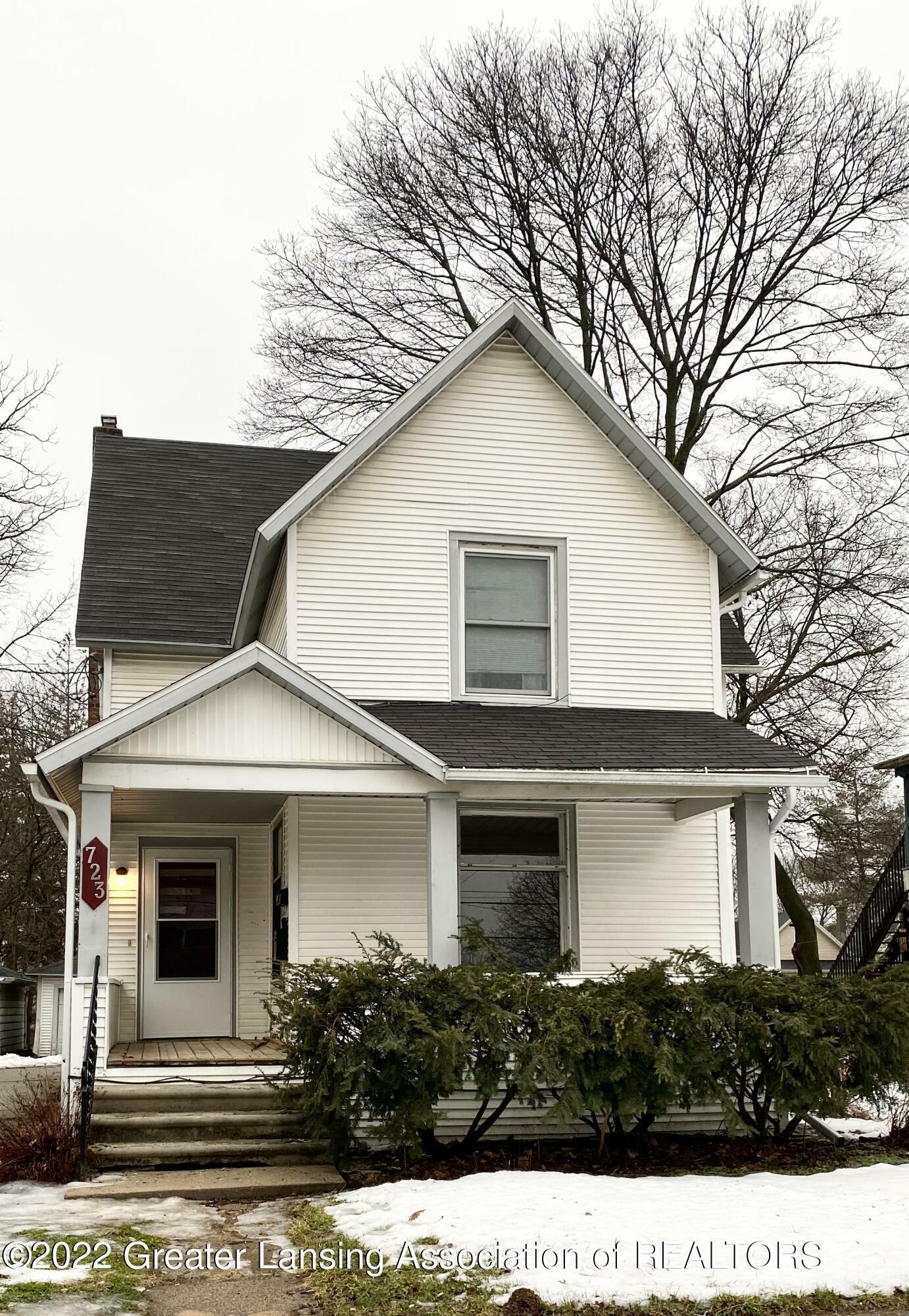 Property Photo:  723 N Sycamore Street  MI 48906 