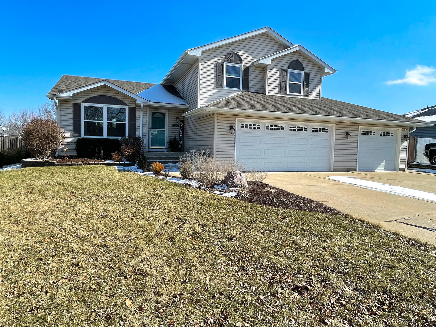 Property Photo:  2510 Joe Adler Drive  IL 60586 