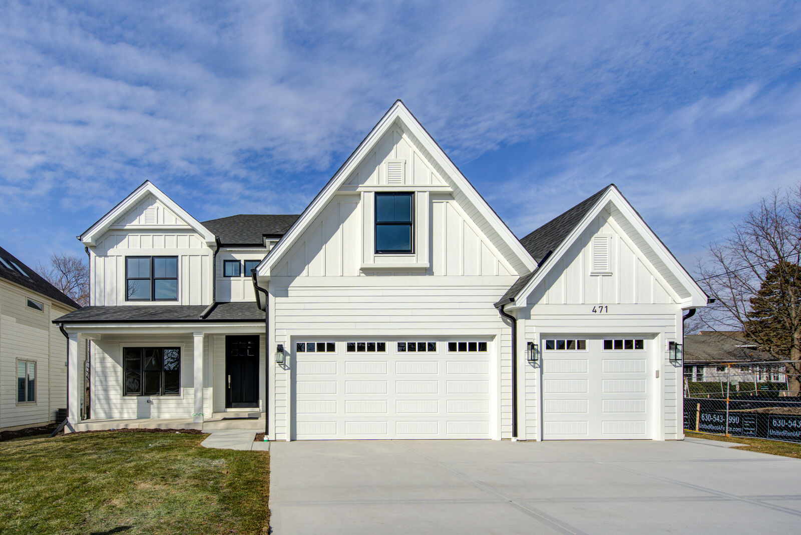 Property Photo:  471 W Montrose Avenue  IL 60126 