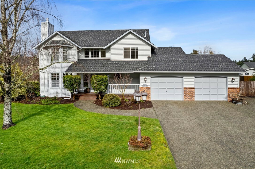 Property Photo:  10915 194th Street Ct E  WA 98338 