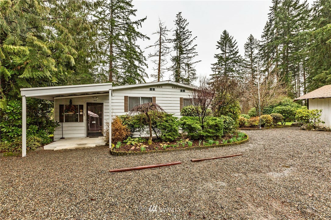 Property Photo:  17010 2nd Street E  WA 98391 