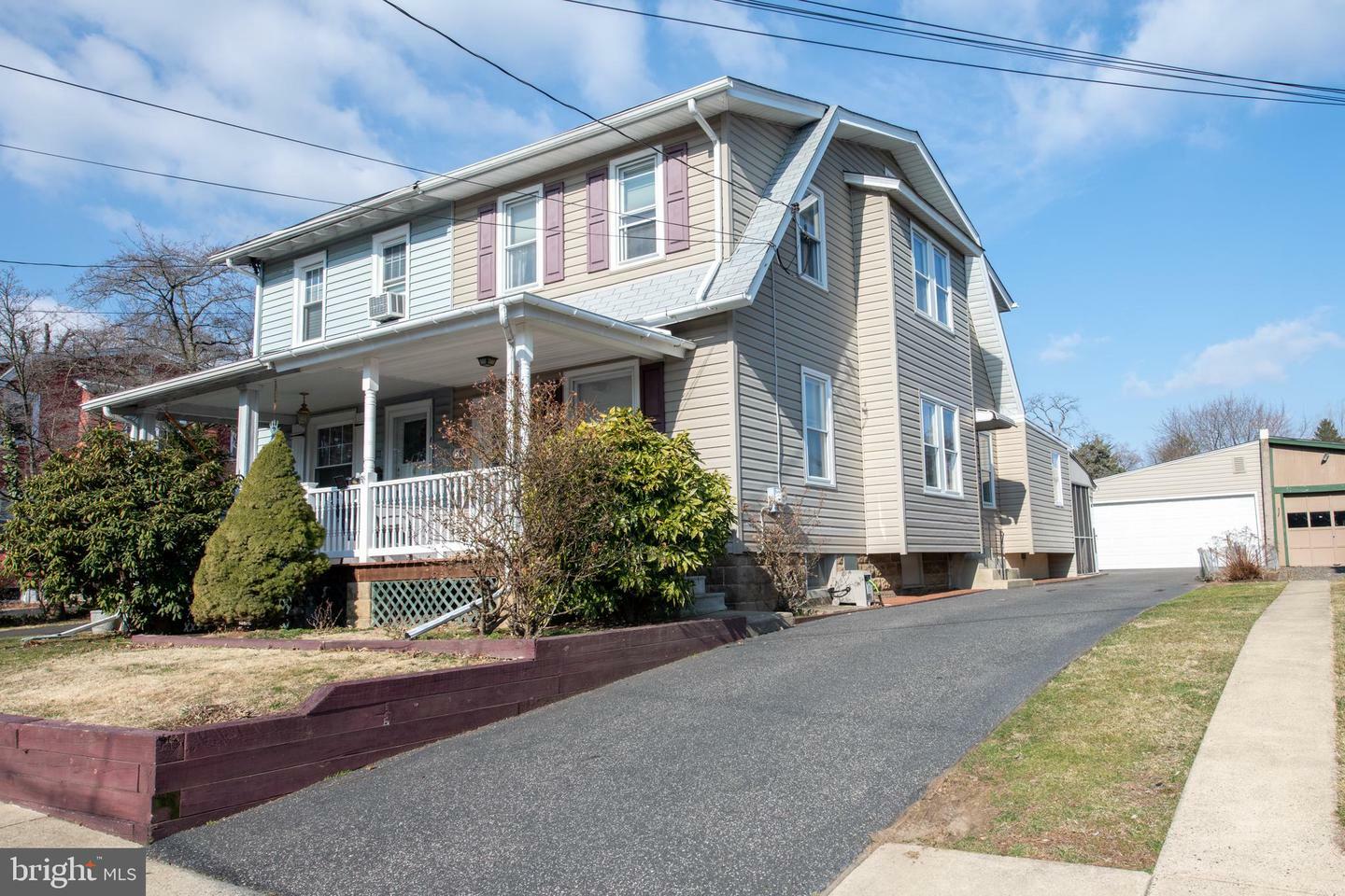 Property Photo:  140 High School Road  PA 19027 