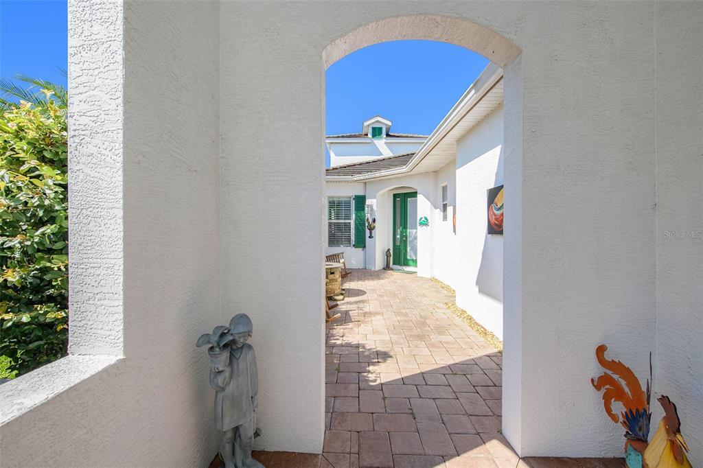 Property Photo: 4309 5th Avenue NE FL 34208
