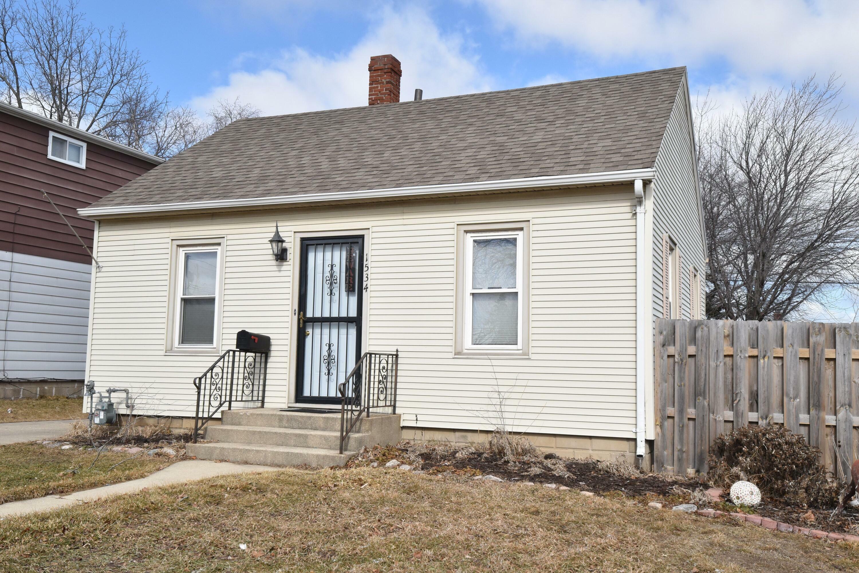 Property Photo:  1534 North St  WI 53402 