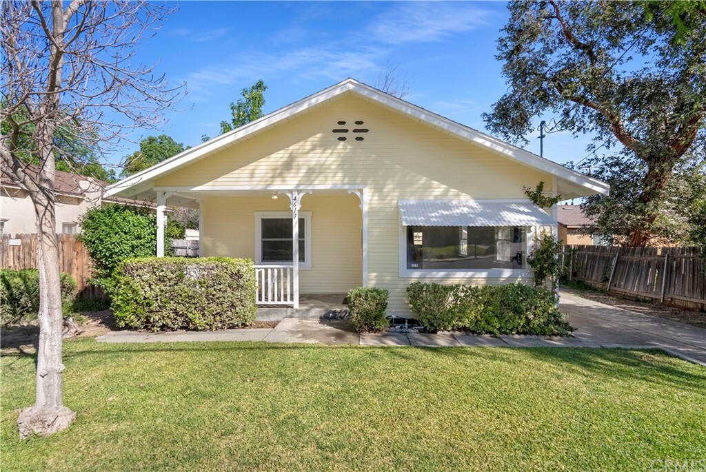 Property Photo:  4611 Sierra Street  CA 92504 