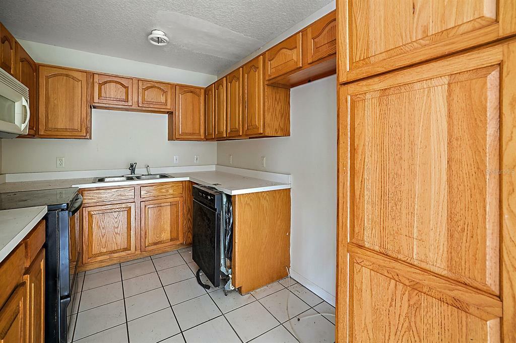 Property Photo:  1404 E 9th Avenue  FL 32757 