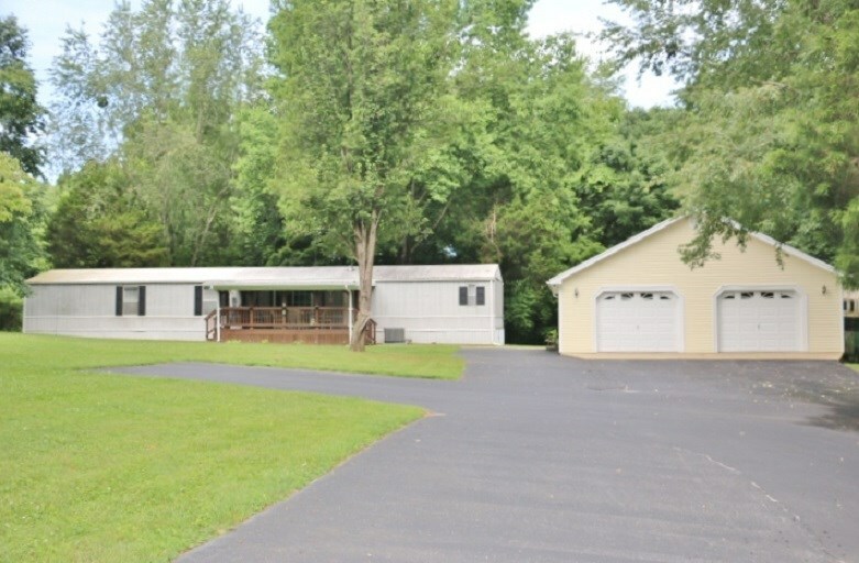 Property Photo:  233 Muskie Way  KY  