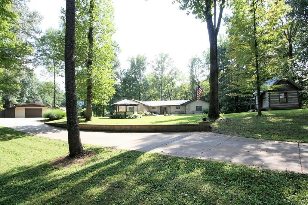 Property Photo:  425 Alvaton Greenhill Road  KY 42103 