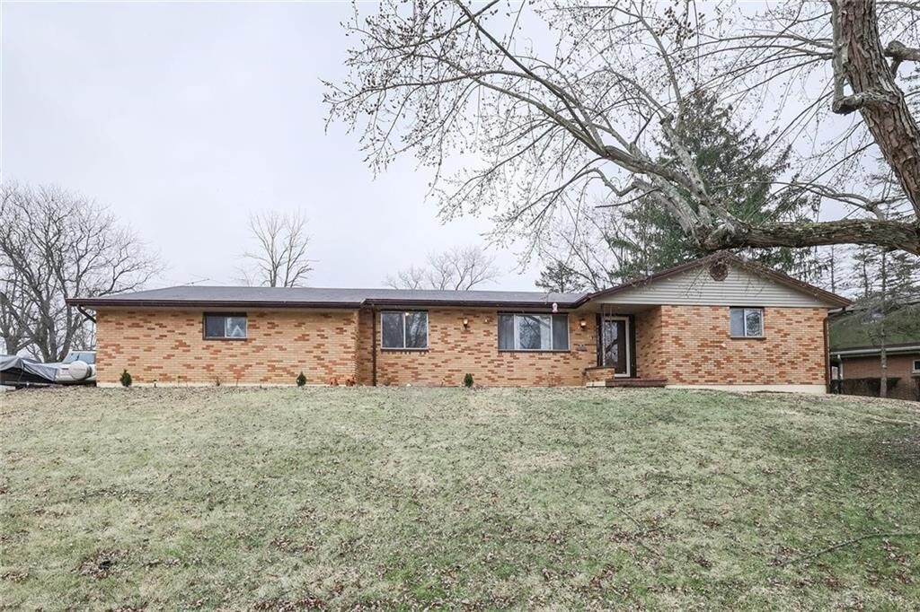 Property Photo: 826 Olympian Circle OH 45417