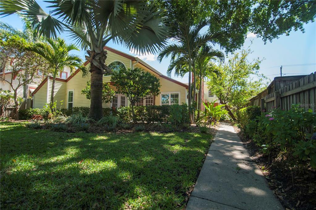 Property Photo:  316 21st Avenue NE  FL 33704 