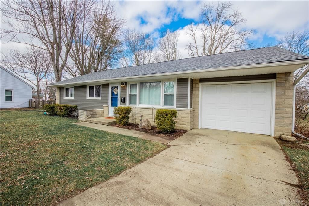 Property Photo: 7 Meadowbrook Court OH 45383
