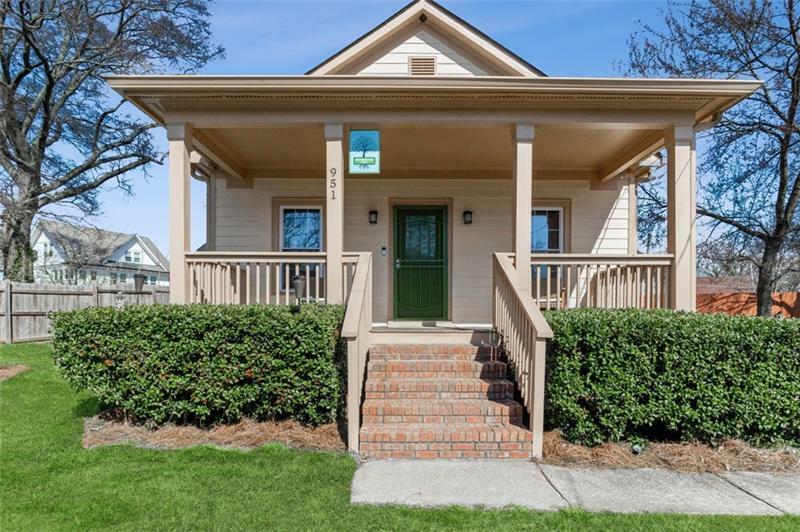Property Photo: 951 Mayson Turner Road NW GA 30314