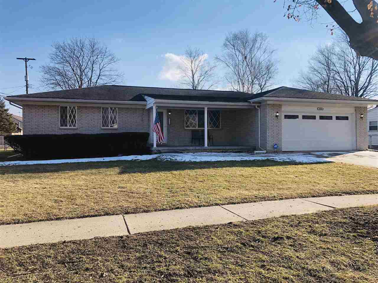 Property Photo:  1020 Springview  MI 48433 