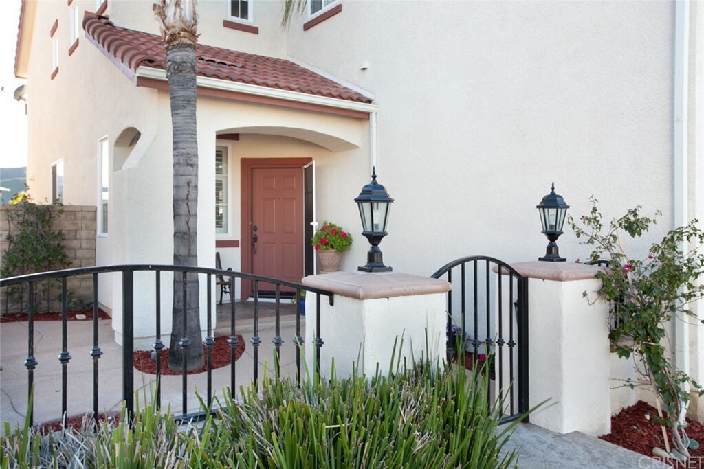 Property Photo:  32075 Big Oak Lane  CA 91384 