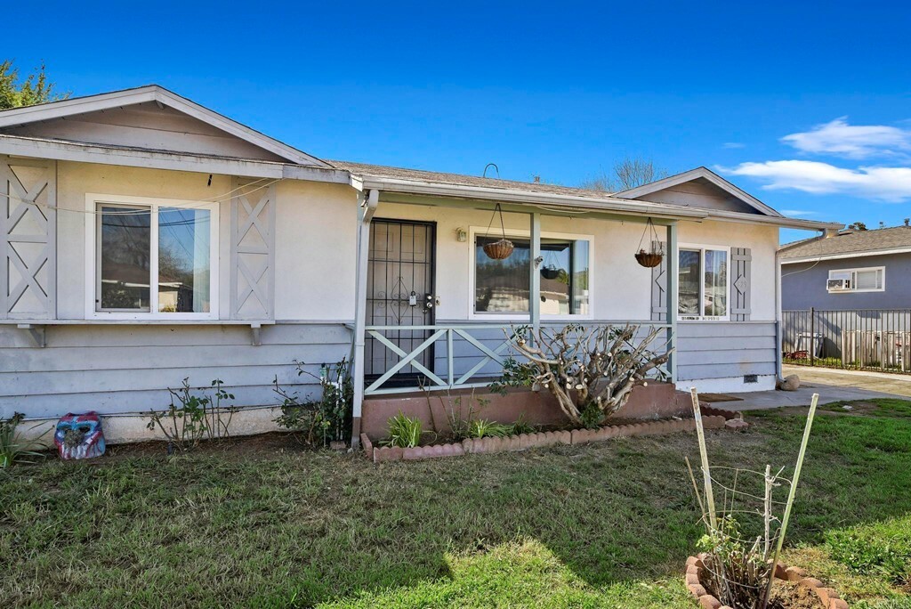 Property Photo: 829 Goldenrod Street CA 92027