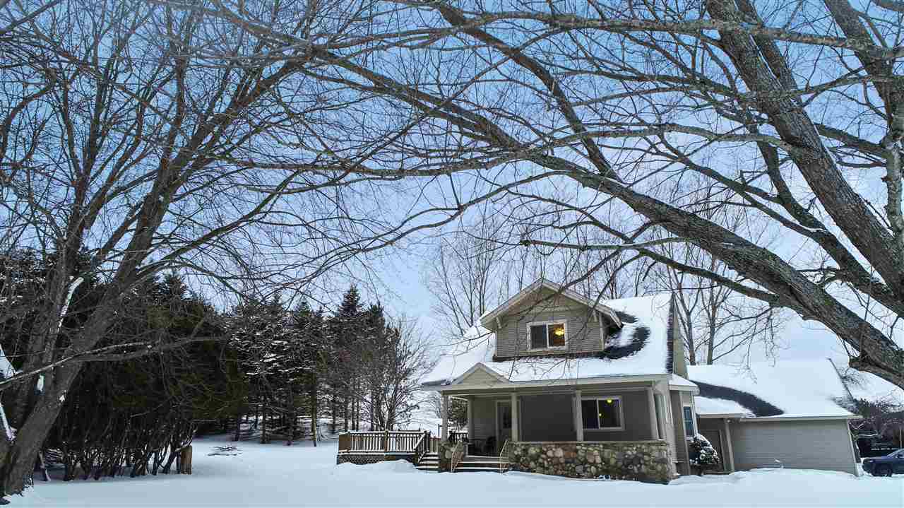 Property Photo: 01433 Peninsula MI 49727